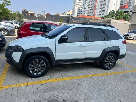 FIAT PALIO 1.8 MPI ADVENTURE WEEKEND 16V FLEX 4P MANUAL FIAT PALIO 1.8 MPI ADVENTURE WEEKEND 16V FLEX 4P MANUAL